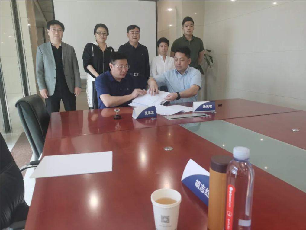 文创简讯 | 清控文创与北京龙威投资有限公司正式达成战略合作并举行签约仪式